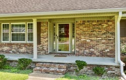 111 Chestnut Ln, Sheffield, AL 35660