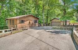 1842 Thomason Ln, Goodview, VA 24095