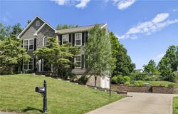 111 Cherokee Ct, Freeport, PA 16229