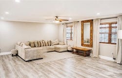 813 OAKWOOD Drive, Gretna, LA 70056