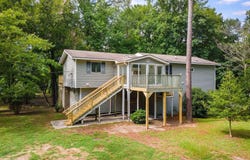 105 Whitestocking Ext, Burgaw, NC 28425