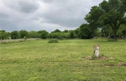 Austin Rd, Luling, TX 78648