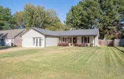 814 BARBARA LYNN Dr, Collierville, TN 38017