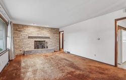 609 E Hickory St., Riverside, IA 52327