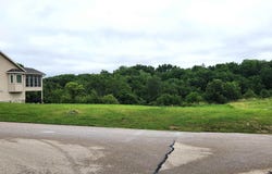 Windmill Lane, Dubuque, IA 52001