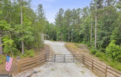 1961 N Hicks, Toccoa, GA 30577