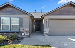 3805 S Windy Ridge Dr, Nampa, ID 83686