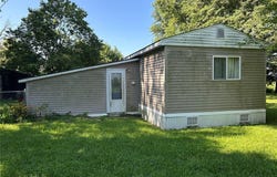 455 E 2590 Avenue, Ramsey, IL 62080