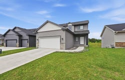 977 45th Avenue NE, Saint Cloud, MN 56304