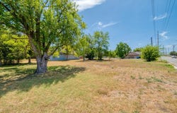 1001 Fifth St, Lockhart, TX 78644