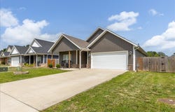 284 Miles Avenue, Gentry, AR 72734