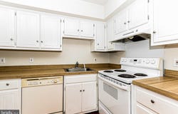 5200 HILLTOP Drive, BROOKHAVEN, PA 19015
