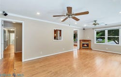 34 Oakland Street, Kilmarnock, VA 22482