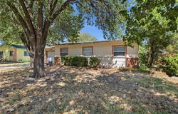 740 Thomas Avenue, Hurst, TX 76053