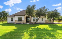 412 Oakpark Dr, Spicewood, TX 78669
