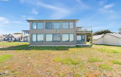 1950 BEACH LOOP Dr SW, Bandon, OR 97411