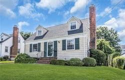 26 Ridge Drive, Manhasset, NY 11030