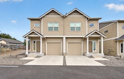 204 N 15TH St, StHelens, OR 97051