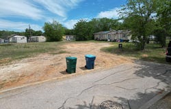 422 S Avenue C, Elgin, TX 78621