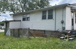 921 Fowler St, Clinton, TN 37716
