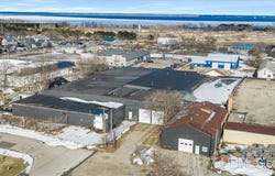 433 Stephenson Ave, Escanaba, MI 49829