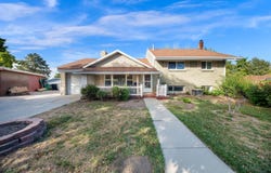 556 W GREENLEAF Dr, Murray, UT 84123