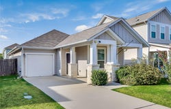 245 E Broade St, Leander, TX 78641