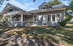 107 W 5th St, Lampasas, TX 76550