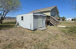 501 S 13th Street, Seadrift, TX 77983