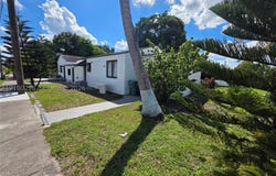 1102 NW 103rd St, Miami, FL 33150
