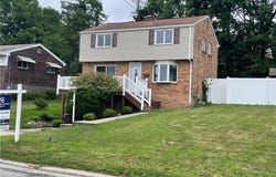 618 Arbor Ln, Pleasant Hills, PA 15236