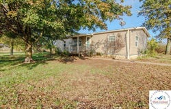 12175 S B Highway, Stockton, MO 65785