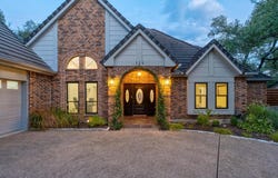 129 CREST VIEW Dr, Lakeway, TX 78734