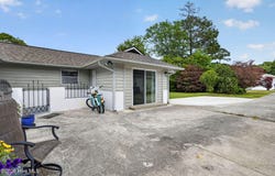 129 Red Bird Lane, Hampstead, NC 28443