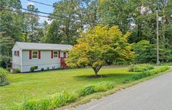 2135 Lakeview Drive, Powhatan, VA 23139