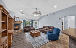 1380 Meadowlark, Pleasanton, TX 78064