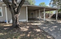 423 S 6TH ST, Kenedy, TX 78119