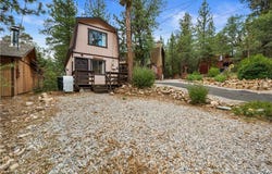 759 Spruce Lane, Sugarloaf, CA 92386