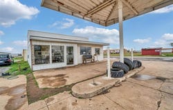 200 E Second Street, Duke, OK 73532