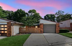 6 Parkridge, Belleville, IL 62226