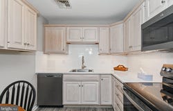 2461 E HIGH Street, POTTSTOWN, PA 19464