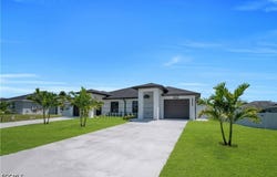 4541/4543 25th Street SW, Lehigh Acres, FL 33973