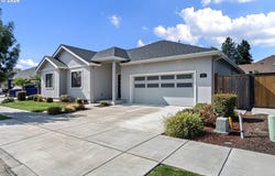 871 SALMONBERRY St, Springfield, OR 97477