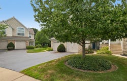 2986 Waters Edge Circle, Aurora, IL 60504
