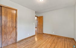 601 S Jessica Ave, Sioux Falls, SD 57103-2243