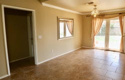 2705 Holliday Dr, Plainview, TX 79072