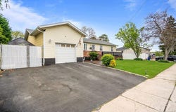 10 Francisco Avenue, Central Islip, NY 11722