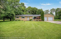 10629 N Royston Road, Grand Ledge, MI 48837