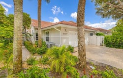 4107 Carriage Dr, Pompano Beach, FL 33069