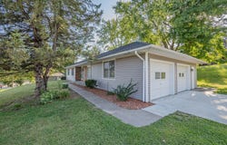 101 Lakeview Dr, Glasgow, MO 65254